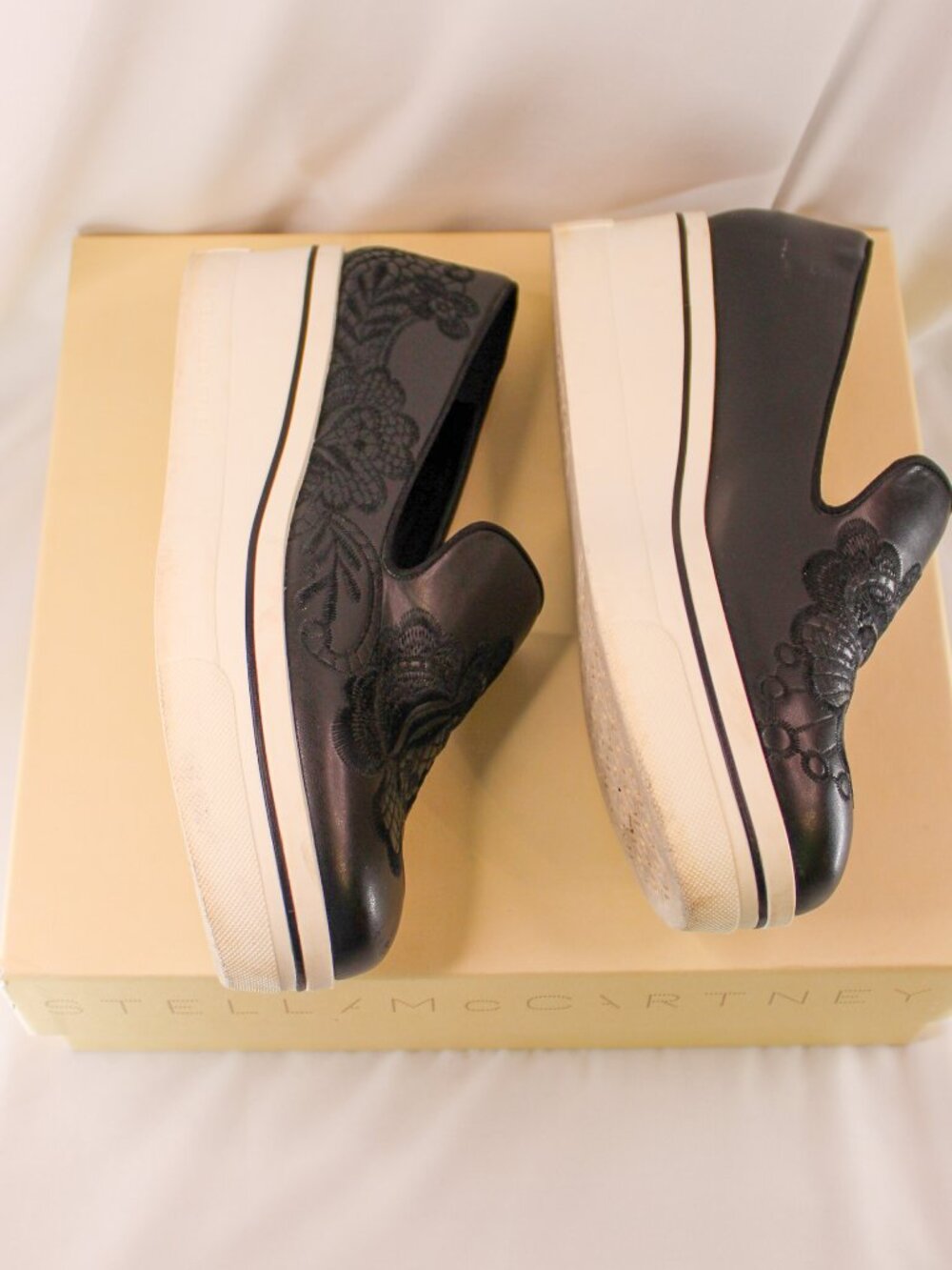 Stella McCartney Binx Star Embroidered Vegan Leather Platform Skater - Picture 5 of 9